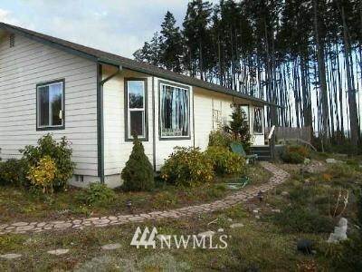 Property Photo:  842 Woodland Drive  WA 98368 