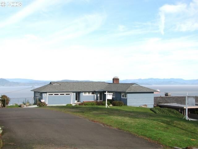 Property Photo:  1036 6th St  OR 97103 
