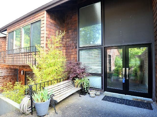 Property Photo: 6 Preakness Ct OR 97035