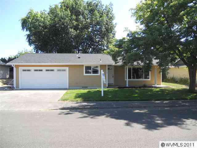 Property Photo:  1218  Lisa Ct NE  OR 97303 