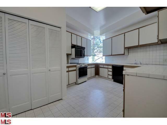 Property Photo:  1670 Malcolm Ave 304  CA 90024 