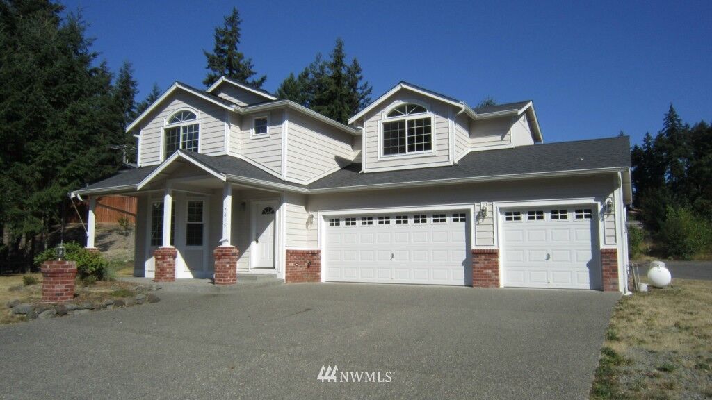 Property Photo:  7015 251st Street E  WA 98338 