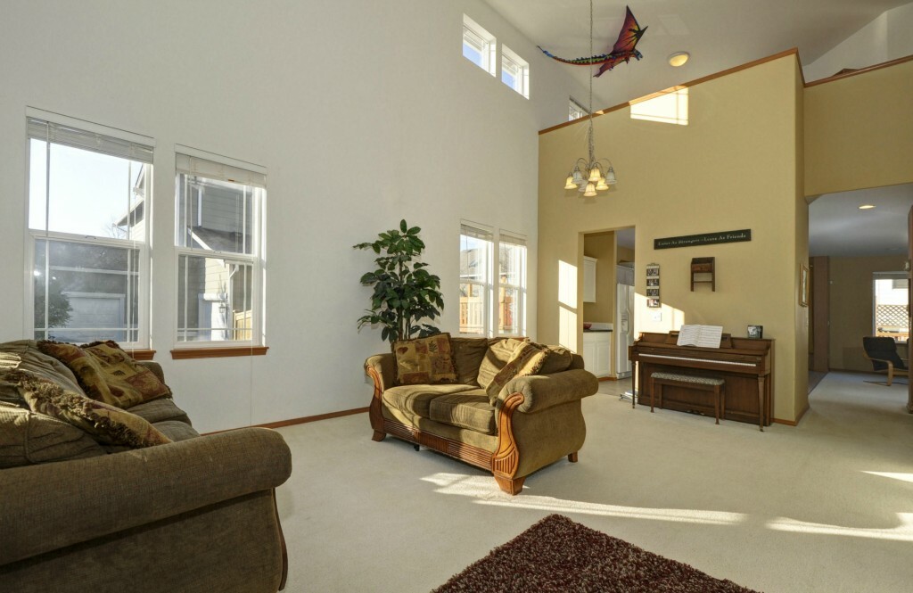 Property Photo:  615 Pasco Place NE  WA 98059 