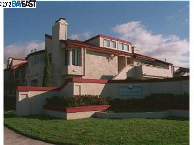 Property Photo:  6422 Buena Vista Dr B  CA 94560-5325 