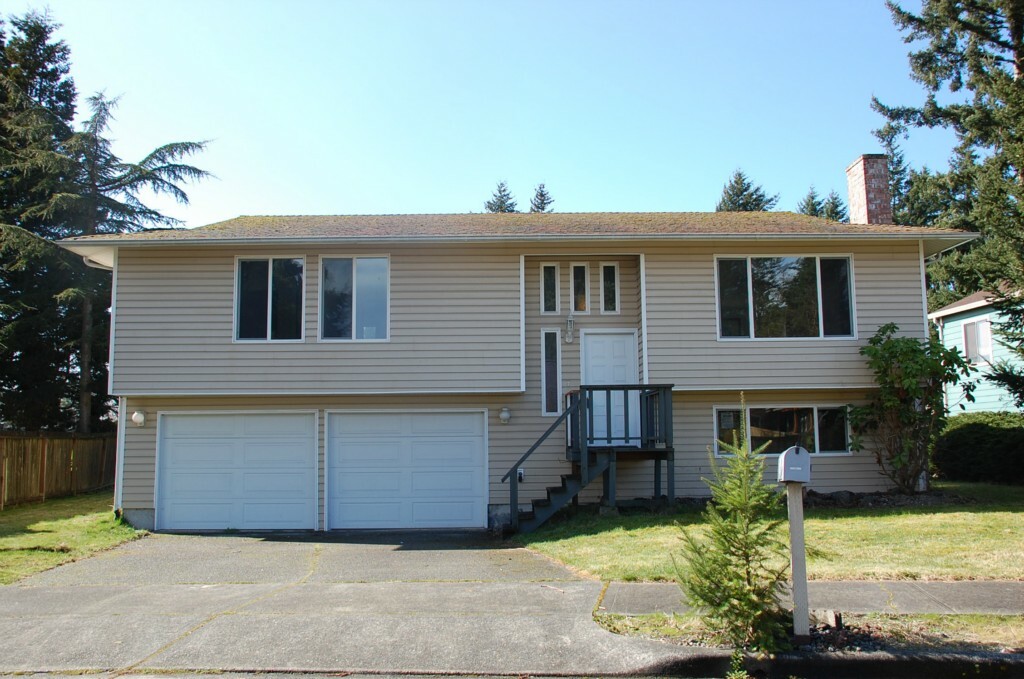 Property Photo: 940 N Frace St WA 98406