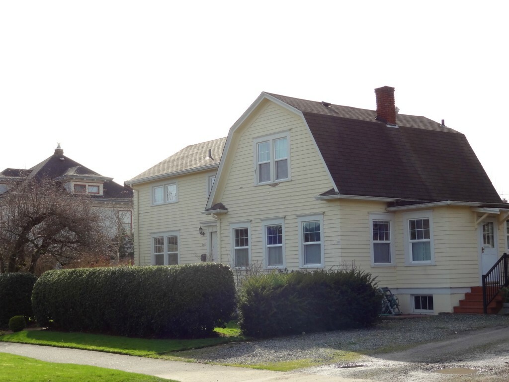 Property Photo: 2613 Ellis St WA 98225