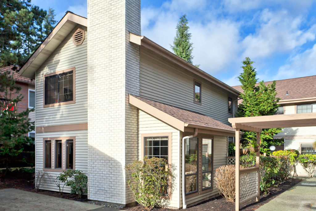 Property Photo:  1572 NE 177th St 11  WA 98155 