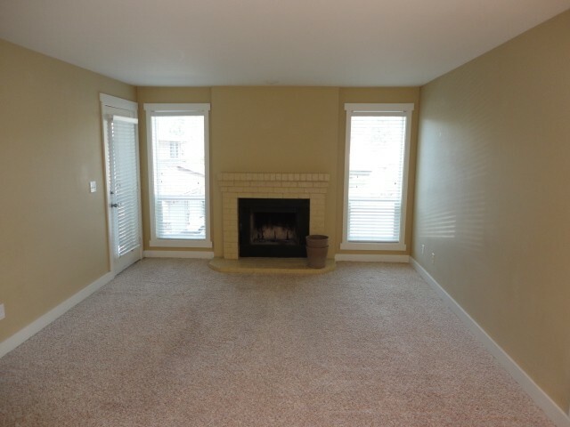 Property Photo: 8615 238th St SW C202 WA 98026