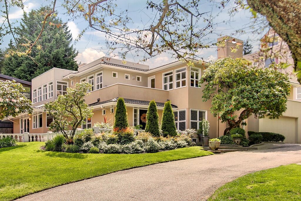 Property Photo:  4103 Lake Washington Blvd S  WA 98118 