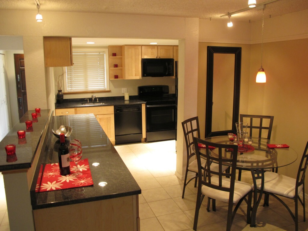 Property Photo: 7571 Old Redmond Rd 17 WA 98052