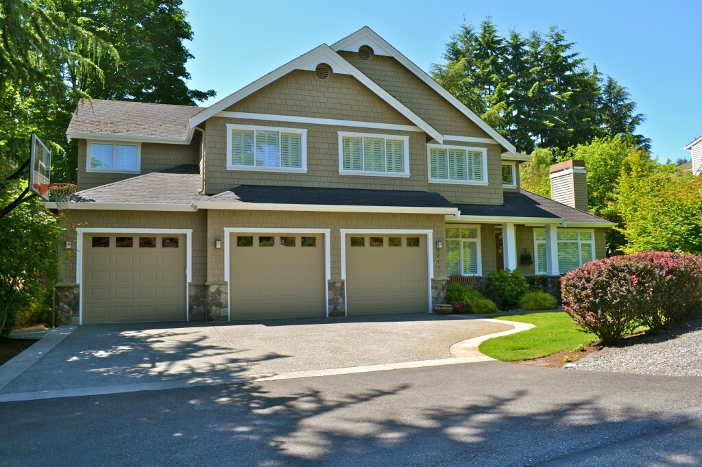 Property Photo: 9845 NE 20th St WA 98004