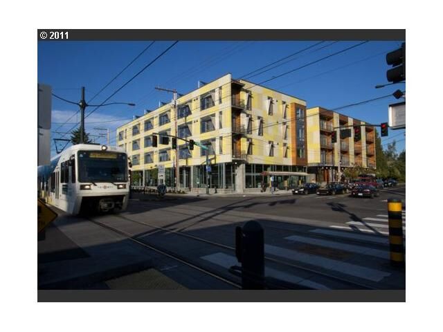 Property Photo:  1455 N Killingsworth St 414  OR 97217 