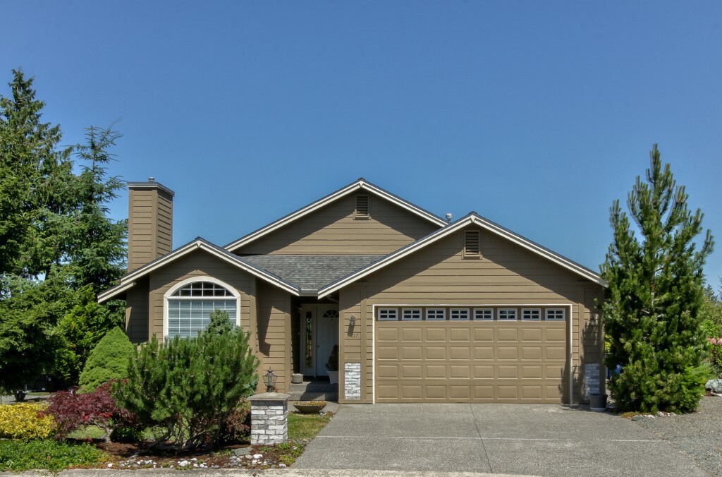 Property Photo: 3817 Carpenter St WA 98274