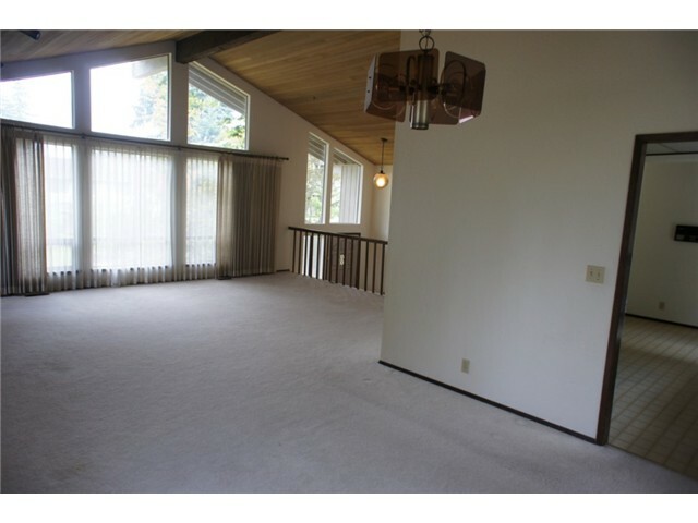 Property Photo:  4825 158th Place SE  WA 98006 