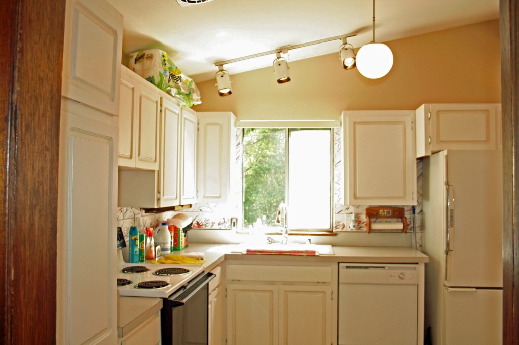 Property Photo: 423 Koontz Rd WA 98277