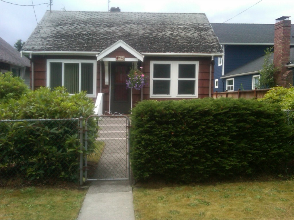 Property Photo:  9407 39th Ave S  WA 98118 