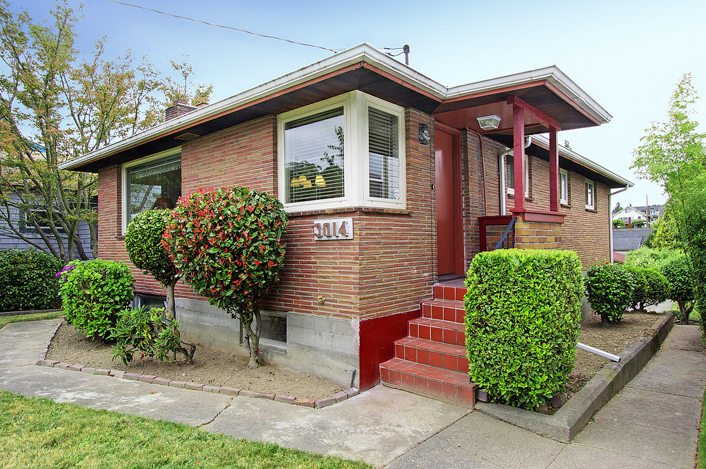 Property Photo: 3014 12th Ave S WA 98144