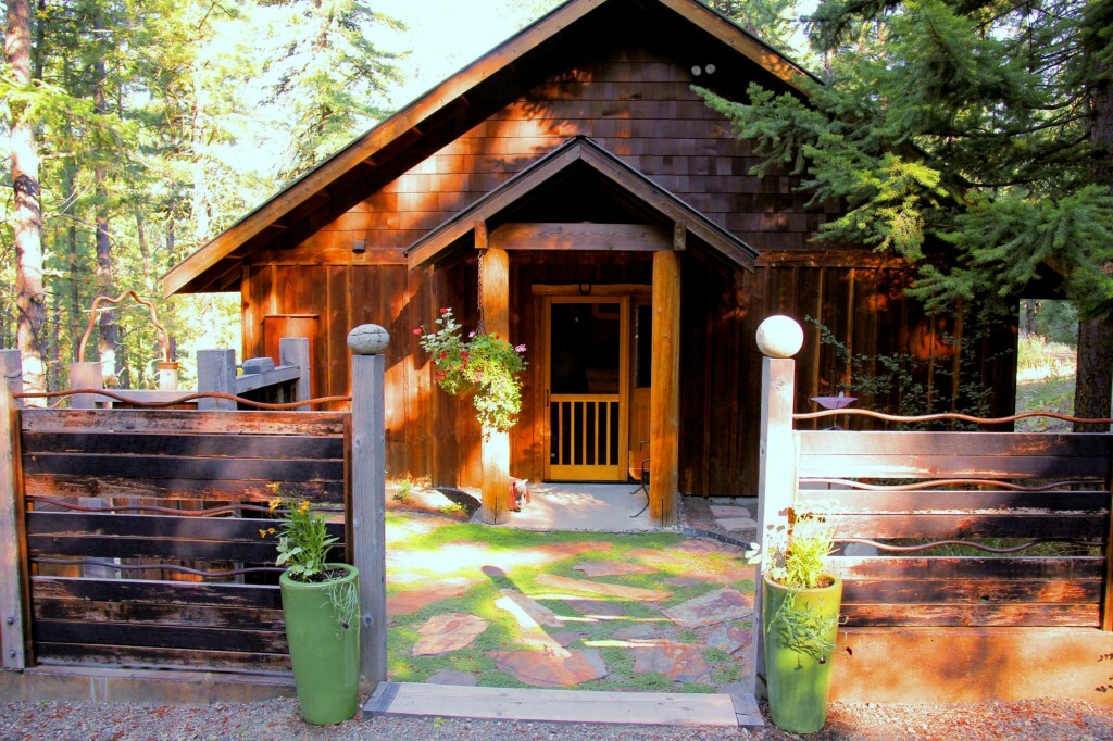 Property Photo:  2 Ayers Ct  WA 98862 