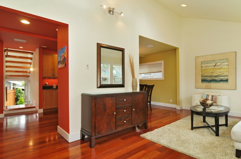 Property Photo: 549 N 71st St WA 98103