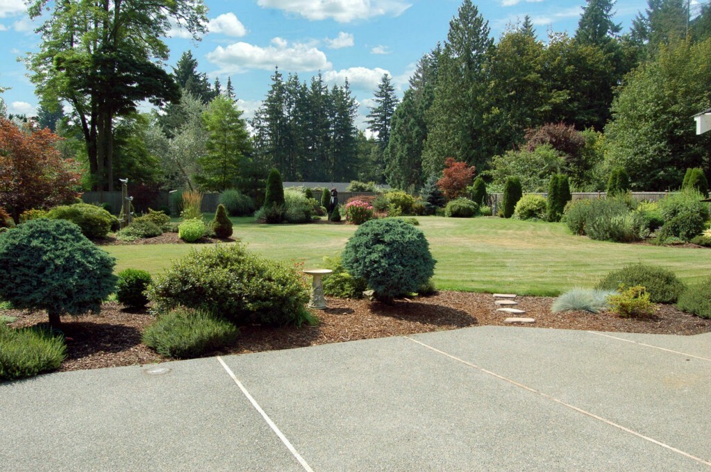 Property Photo:  19325 NE Redmond Rd  WA 98053 