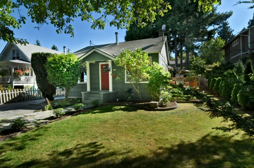 Property Photo:  6516 41st Ave SW  WA 98136 