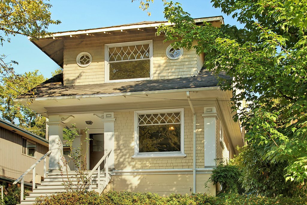 Property Photo:  710 Summit Ave E  WA 98102 