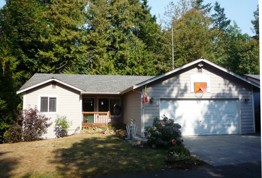 Property Photo:  1104 Brentwood Dr  WA 98312 