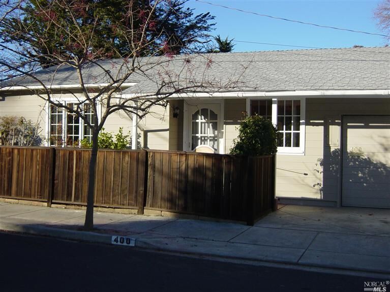 Property Photo:  400 Manzanita Avenue  CA 94925 