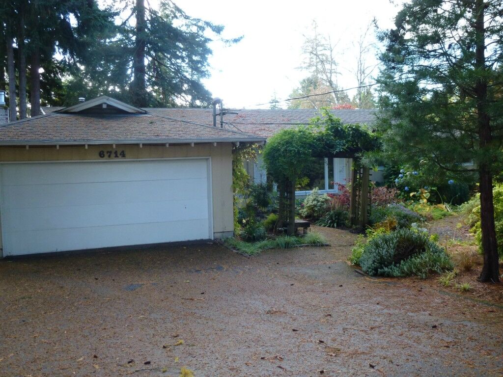 Property Photo:  6714  160 Street SW  WA 98026 