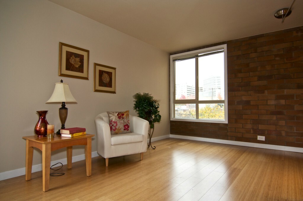 Property Photo:  905 Cherry St 306  WA 98104 