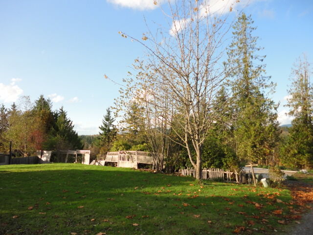 Property Photo: 20425 198th Ave SE WA 98038