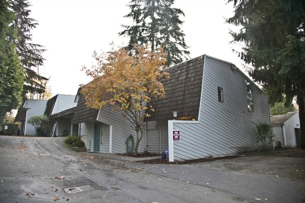 Property Photo:  12619 SE 42nd St 611  WA 98006 