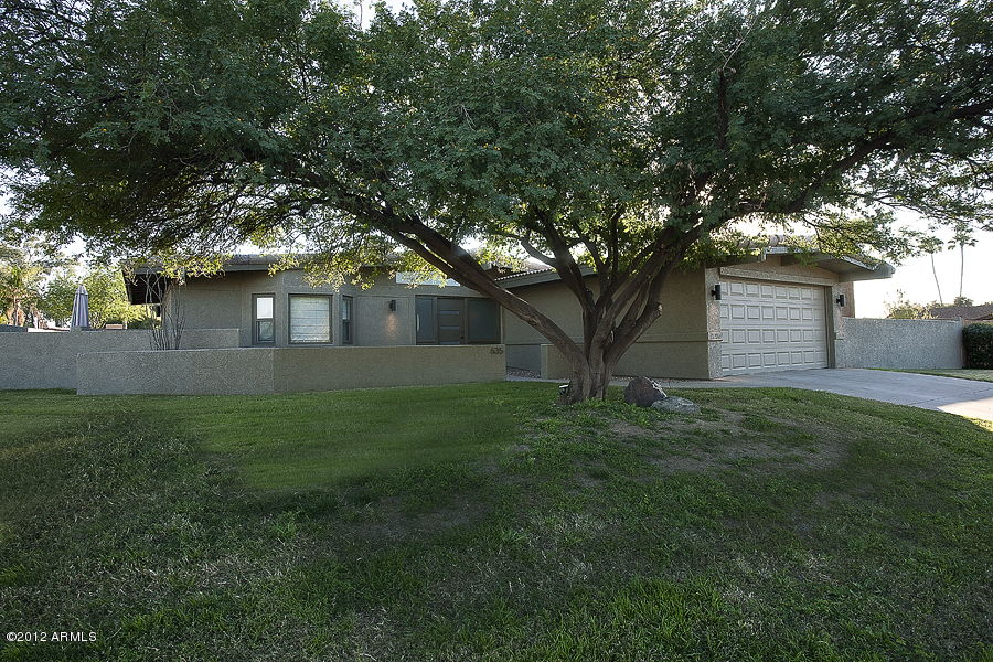 Property Photo: 635 W Coral Gables Drive AZ 85023