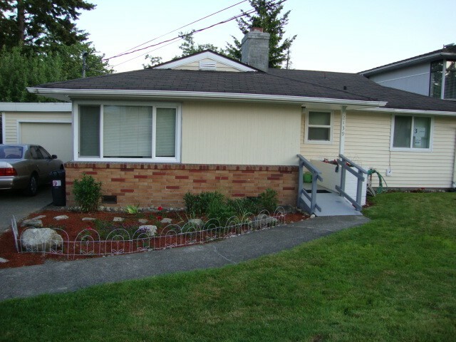 Property Photo:  2139 N 114th St  WA 98133 