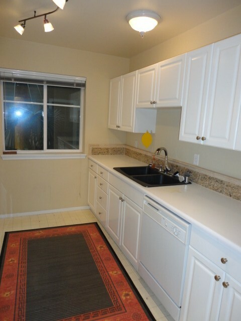 Property Photo: 17426 Bothell Wy NE 104 WA 98011