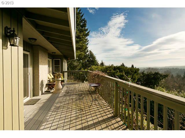Property Photo: 3906 SW Altadena Ave OR 97239