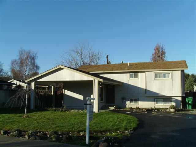 Property Photo:  1710 S Fruitland St  WA 99337 