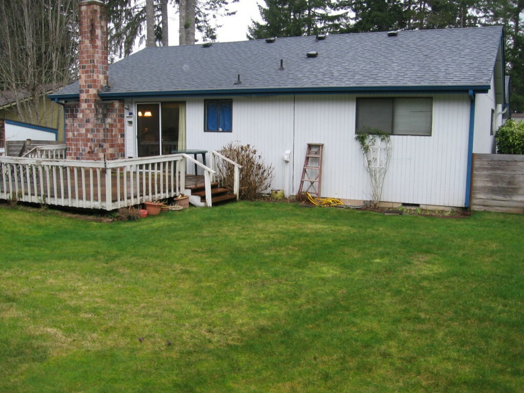 Property Photo:  521 Kari Ct  WA 98584 