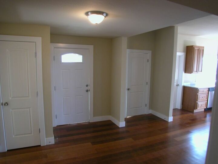 Property Photo: 611 Cedar Ave S WA 98057