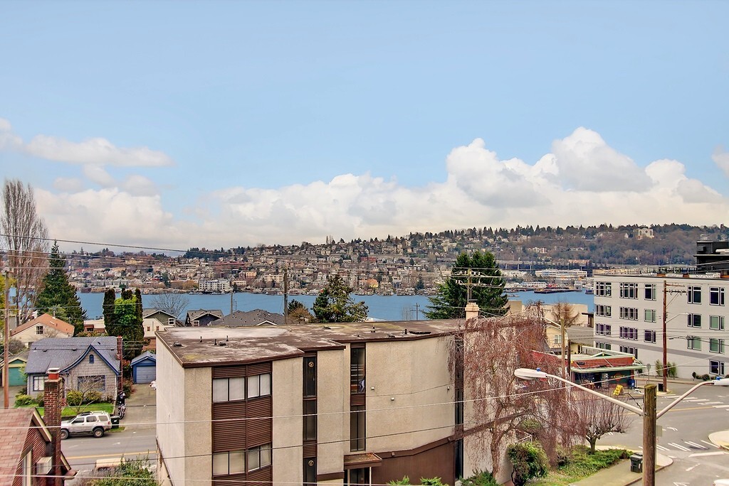 Property Photo: 700 Crockett St 205 WA 98109