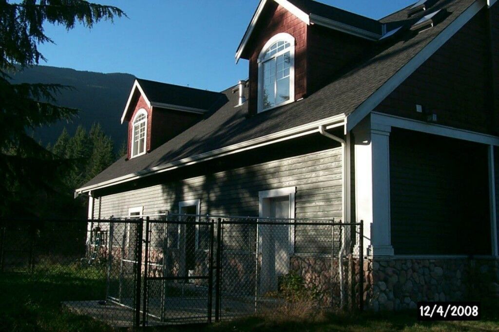 Property Photo: 16422 426 Wy SE WA 98045