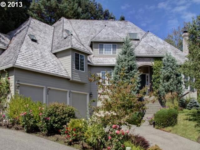 Property Photo:  4715 SW Snyder Pl  OR 97221 