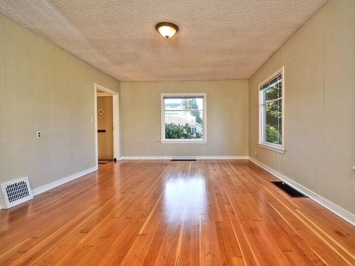 Property Photo: 3501 Rockefeller Ave WA 98201