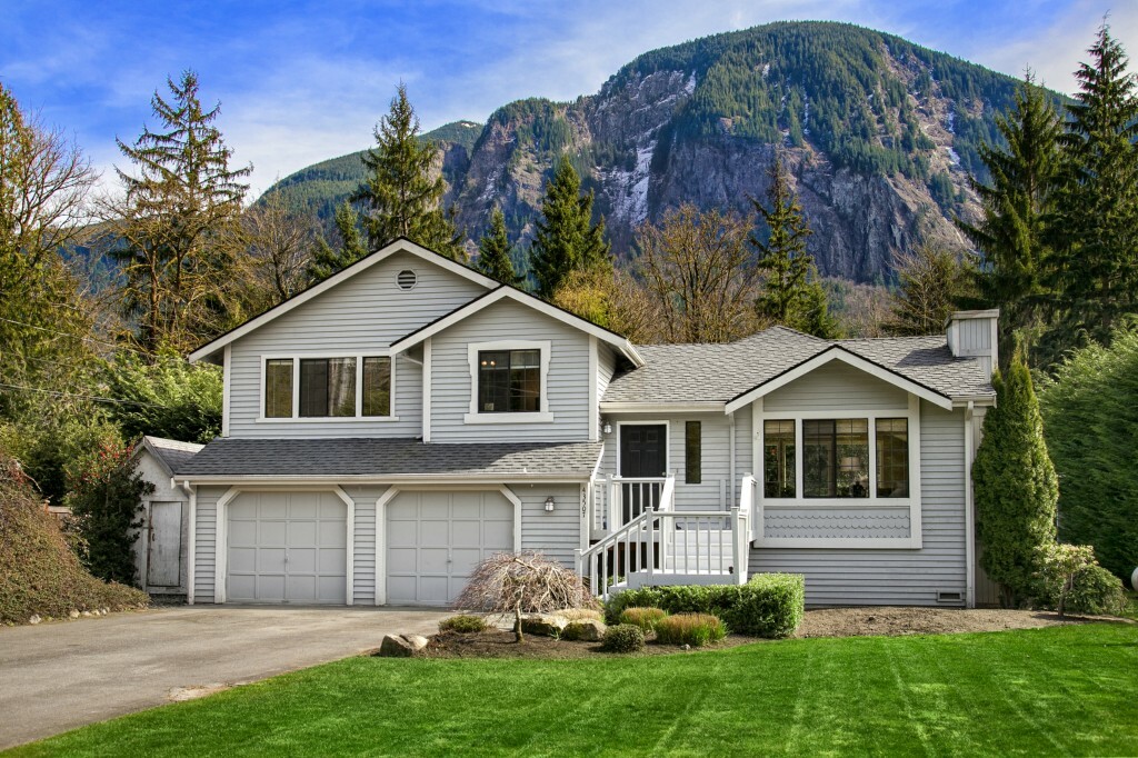 Property Photo:  43507 SE 76th St  WA 98065 