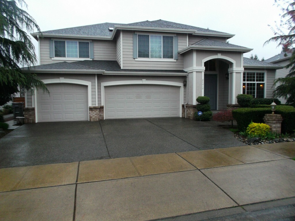 Property Photo:  24012 44th Ave SE  WA 98021 