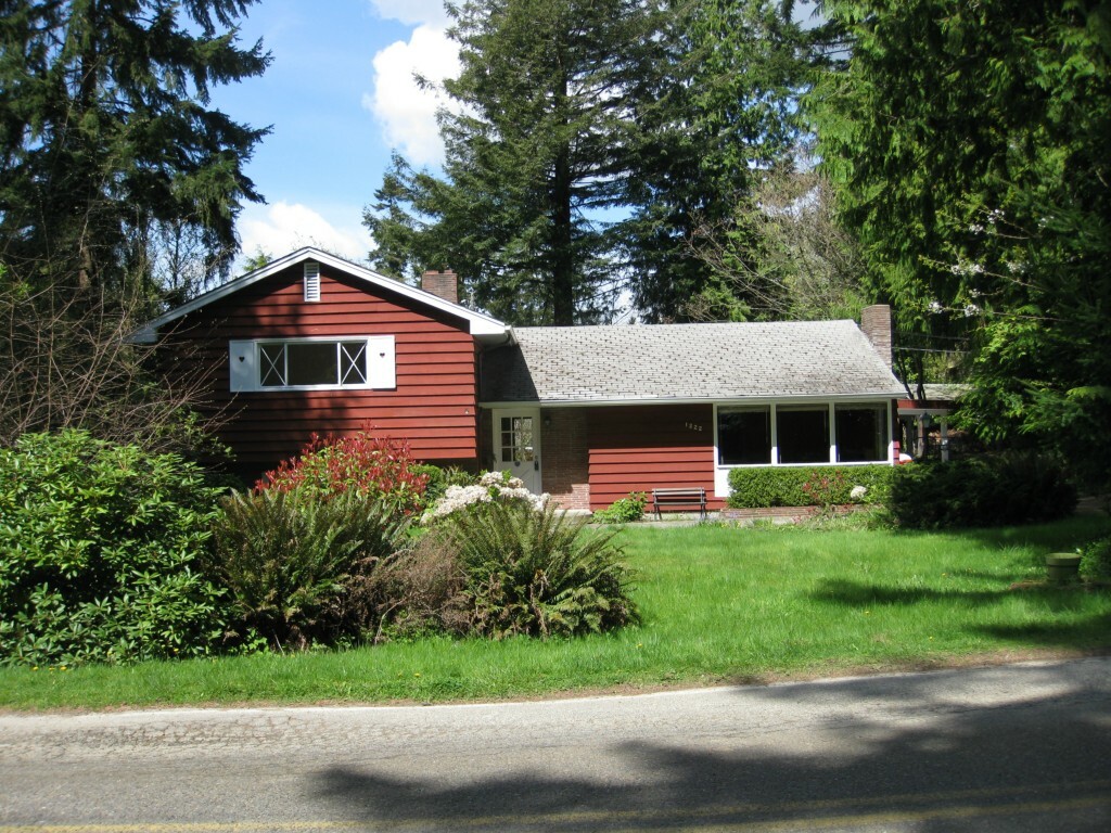 Property Photo:  1222 SW 168th St  WA 98166 