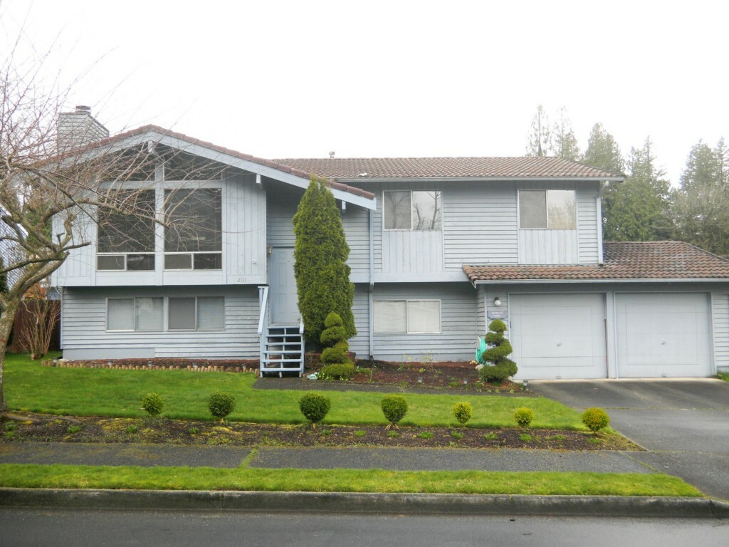 Property Photo: 2111 V St NW WA 98001