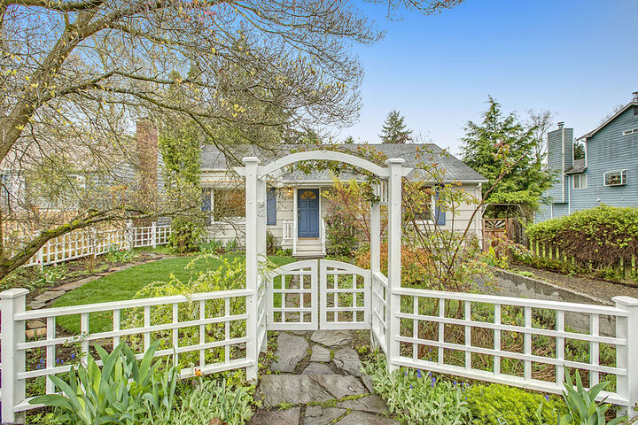 2318ne 94th  Seattle WA 98115 photo