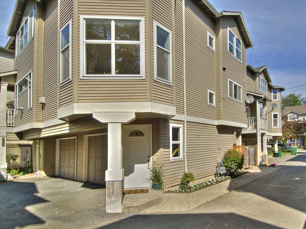 Property Photo:  719 N 95th St B  WA 98103 