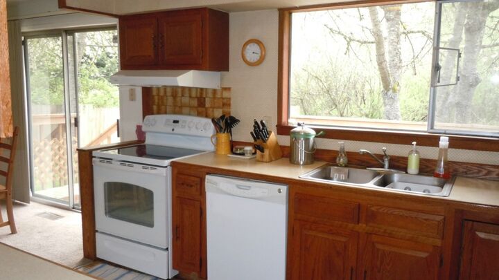 Property Photo: 16721 Wallingford Ave N WA 98133